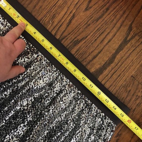 GAP Silver Sequin Fully Lined Skirt With Side Zipper Size 8 NWT - Picture 10 of 10